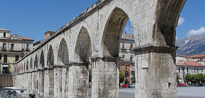 Sulmona: acquedotto medievale